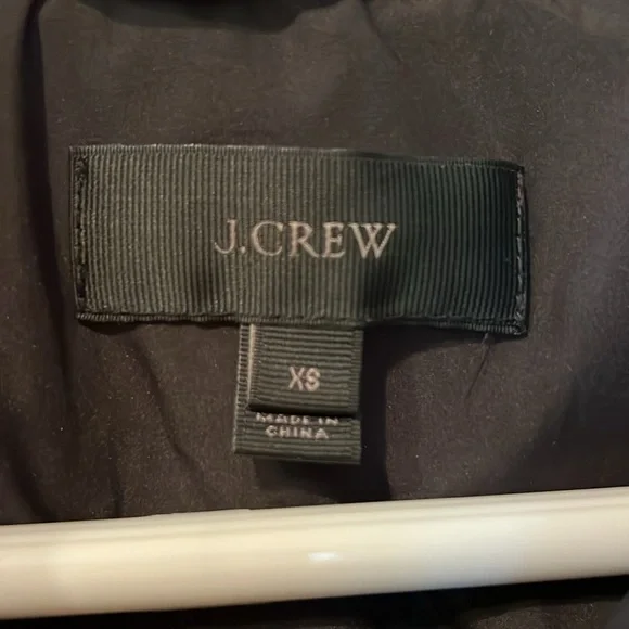 J crew women’s puffer vest - Picture 2 of 4